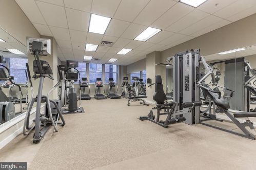 1101 Locust St, Philadelphia PA 19107-5519 exterior