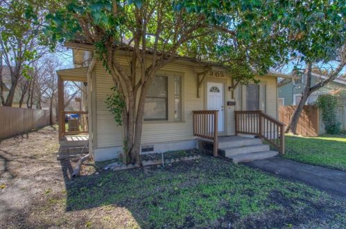 303 38th St, Austin TX  78705-1421 exterior