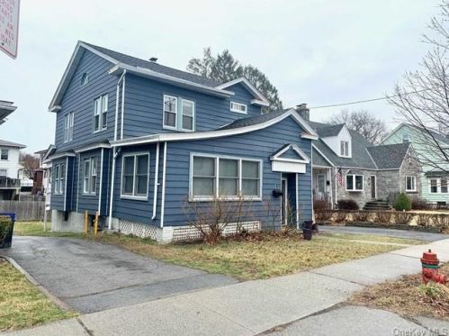 12 Mack Rd, Poughkeepsie, NY 12603-2714