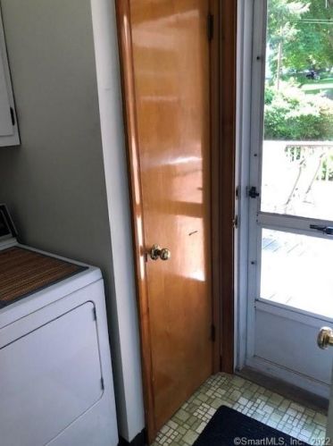 2 Fall St, Derby CT exterior