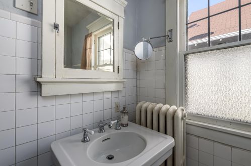 1139 Layton Blvd, Milwaukee WI 53215-1654 exterior