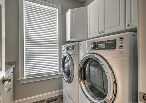 60 Milford Chase, Milford CT 06461-9124 exterior