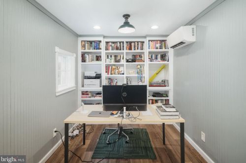 400 Beechwood Ave, Tavistock NJ 08033-1105 exterior