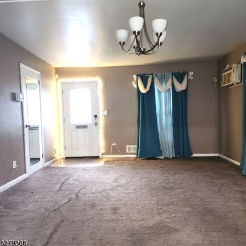 86 Midland Pl, Newark NJ  07106-2805 exterior