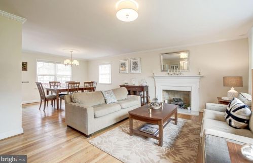 6184 Hardy Dr, Mc Lean VA  22101-3111 exterior