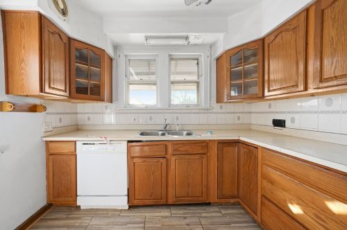 9540 Lowe Ave, Chicago IL 60628-7435 exterior