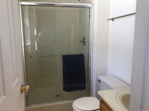 69 Un School Rd, Montgomery NY 12549-2318 exterior