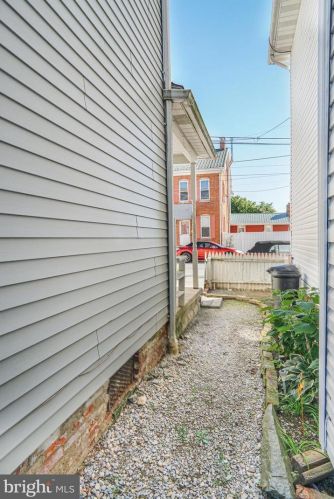 19 Mcallister St, Hanover PA 17331-3231 exterior