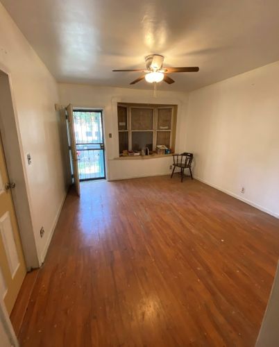 8744 Exchange Ave, Chicago, IL 60617-3119