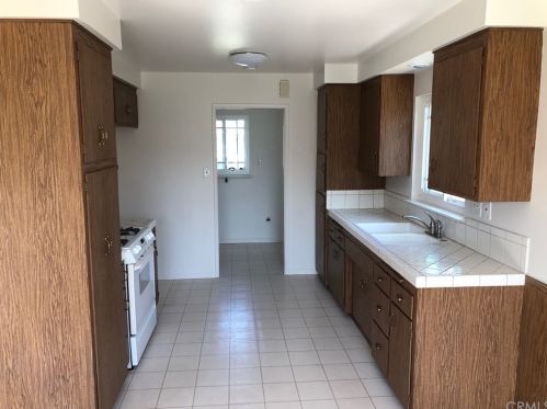 17244 Carfax Ave, Bellflower, CA 90706-6814