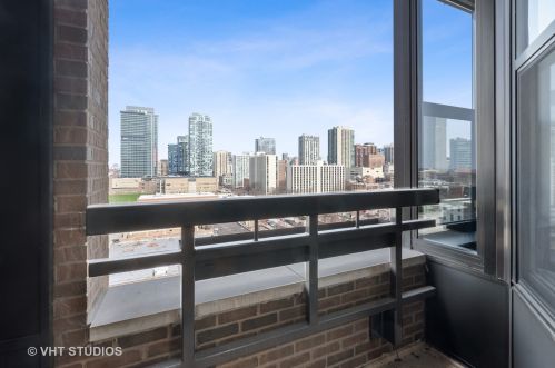 849 Franklin St, Chicago IL  60610-8793 exterior