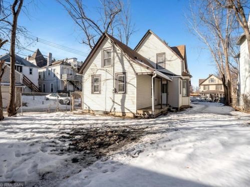 896 6 St, Saint Paul MN 55106-4503 exterior