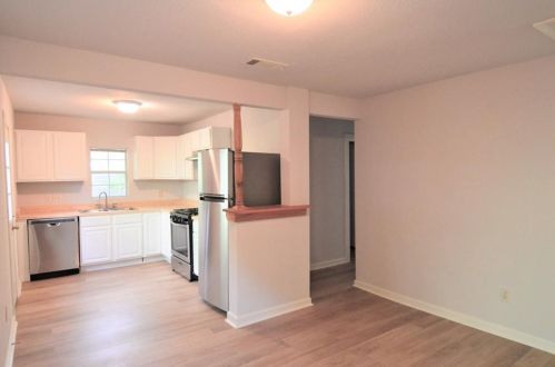 2403 9th St, Austin TX  78702-3533 exterior