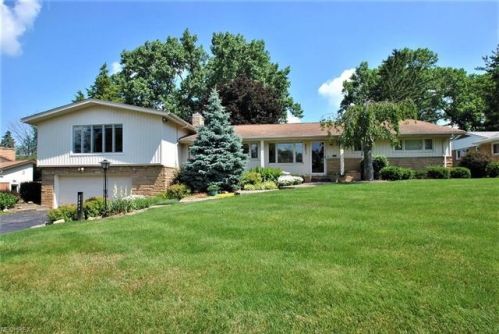 25411 Bryden Rd, Cleveland, OH 44122-4161