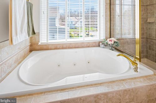 13 Meetinghouse Ct, Princeton NJ 08540-7730 exterior