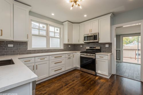 2812 75 Ave, Chicago IL 60707-1429 exterior