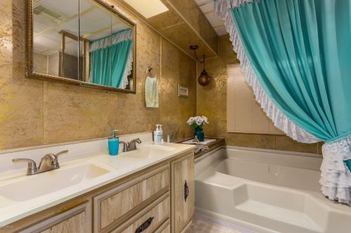 1609 Betty Elyse Ln, Phoenix AZ 85032-4297 exterior