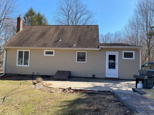 17 Cardinal Dr, Wallingford, CT 06492-4862