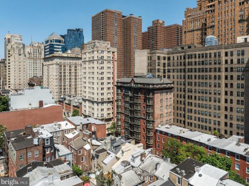 310 16th St, Philadelphia PA  19102-4907 exterior