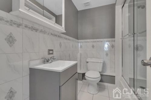 3 Throckmorton Ct, Old Bridge NJ 08857 exterior