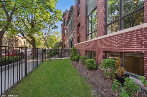 2738 Racine Ave, Chicago, IL 60614-1206