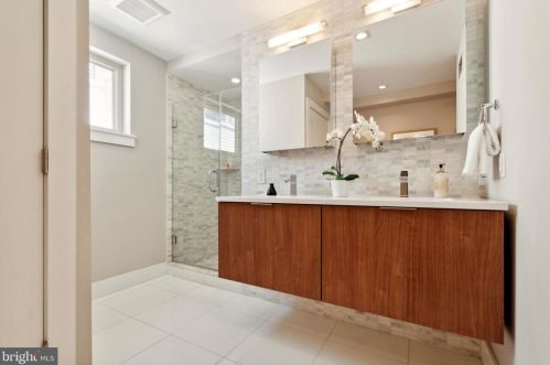 1310 20 St, Philadelphia PA 19140-5810 exterior