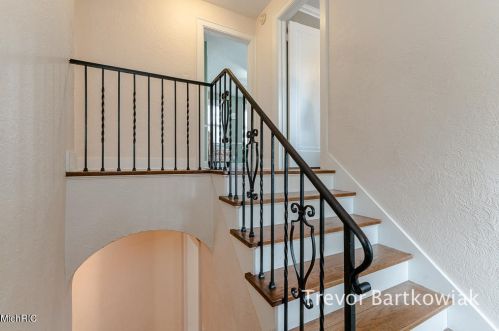 1177 Cornell Rd, Meskegon MI 49441-3833 exterior