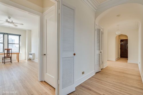 5836 Stony Island Ave, Chicago, IL 60637-2061