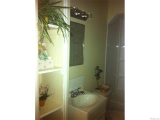 4115 Madison St, Dearborn Heights MI  48125-2153 exterior