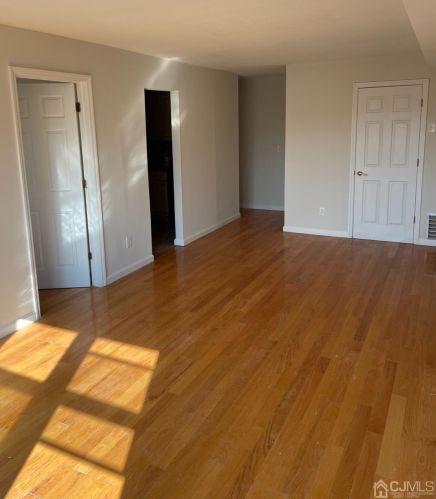 219 College Dr, Edison NJ  08817-5994 exterior