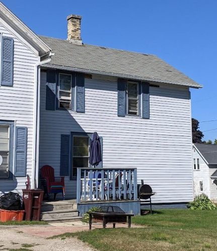 1424 11 St, Manitowoc WI 54220-5714 exterior