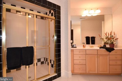 11300 Glen Rd, Rockville MD 20854-1849 exterior