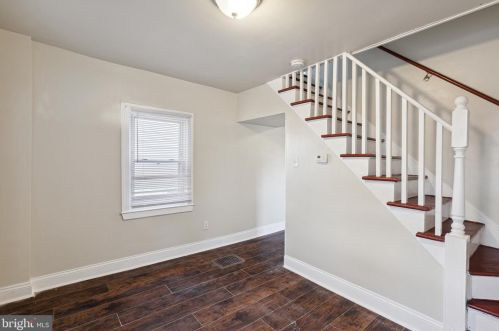 503 Arch St, Palmyra, NJ 08065-1436