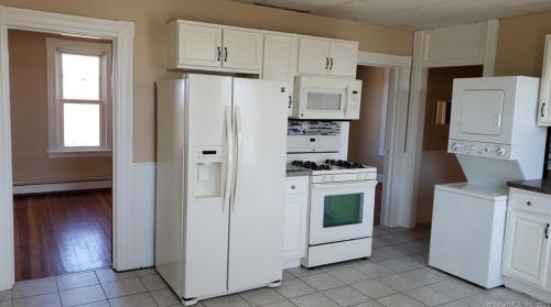 302 Allen St, New Britain CT  06053-3304 exterior