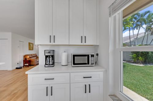 203 1 Cir, Boynton Beach FL 33435-7261 exterior