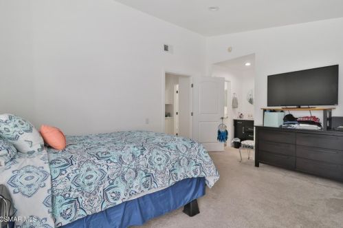 5239 Perkins Rd, Oxnard CA 93033-8358 exterior