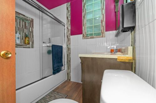 2720 Karlov Ave, Chicago IL 60652-3121 exterior