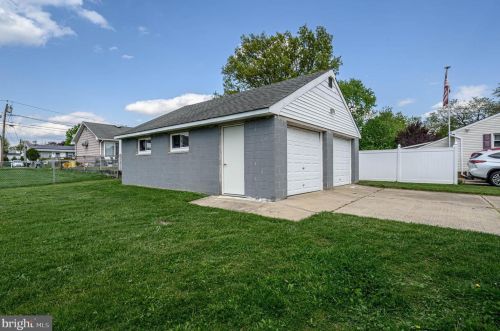 120 Bradford Ave, Trenton NJ  08610-2210 exterior