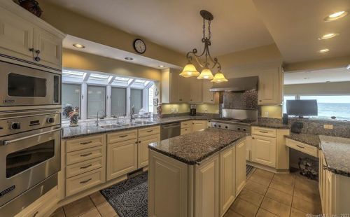 58 Bch Ave, Milford CT 06460-8047 exterior