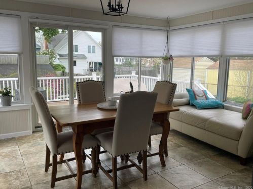 25 Odell Ave, Milford CT 06460-7324 exterior