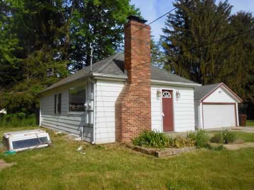 9126 4th St, Berrien Springs, MI 49103-1637