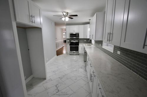 7705 Bennett Ave, Chicago IL  60649-4605 exterior