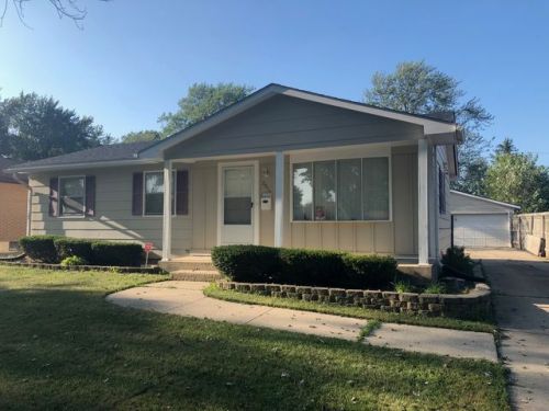 2812 Grove Ave, Waukegan, IL 60085-1364