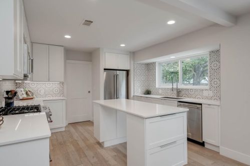 5405 Fairmont Cir, Austin TX 78745-2757 exterior