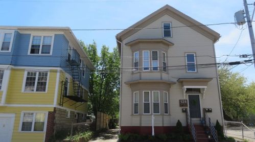 128 Penn St, Providence, RI 02909-1570