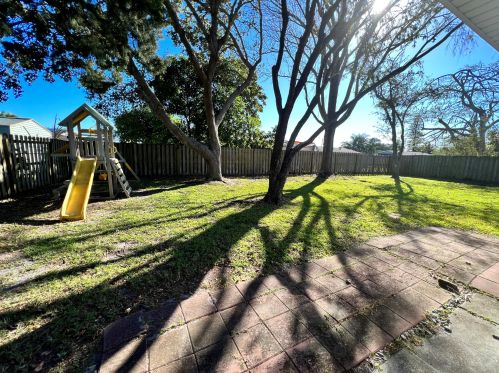 265 Mainsail St, Fort Pierce FL  34983-1710 exterior