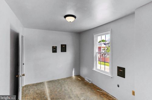 822 Broadway, Hanover PA  17331-2015 exterior