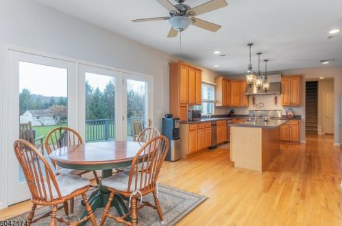 81 Old Boonton Rd, Parsippany NJ 07834-2949 exterior