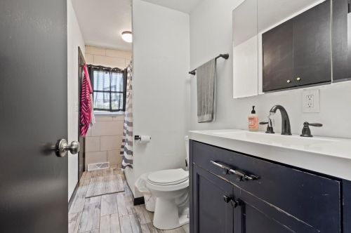 1547 Holmes Ave, Milwaukee WI  53221-3544 exterior