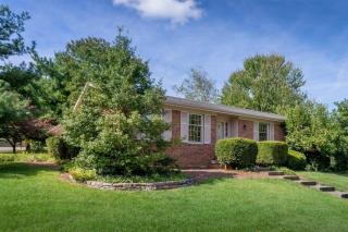 1121 Chinoe Rd, Lexington, KY 40502-3821